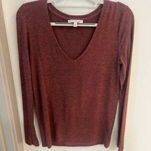 Express muave V-Neck Long Sleeve Top
